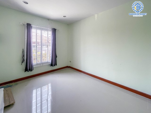 *****ทาวน์เฮ้าส์มือสองย่านนนทบุรี ม.บัวทองพาร์ควิลล์12 กาญจนาภิเษก หลังมุม! เนื้อที่เยอะถึง 37.7 ตร.ว. ฟังก์ชัน 3 ห้องนอน 2 ห้องน้ำ 1 ที่จอดรถ บ้านสภาพเหมือนใหม่  บนทำเลเดินทางสะดวก ใกล้เซ็นทรัลเวสต์เกต เพียง 5 นาทีก็ถึงรถไฟฟ้าสายสีม่วง "สถานีบางพลู"